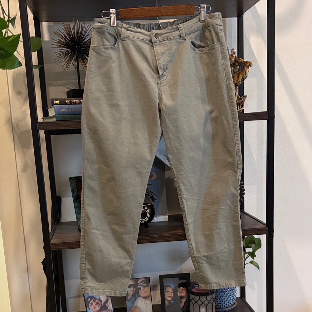 Pact Women's Ankle Pants in Light Olive